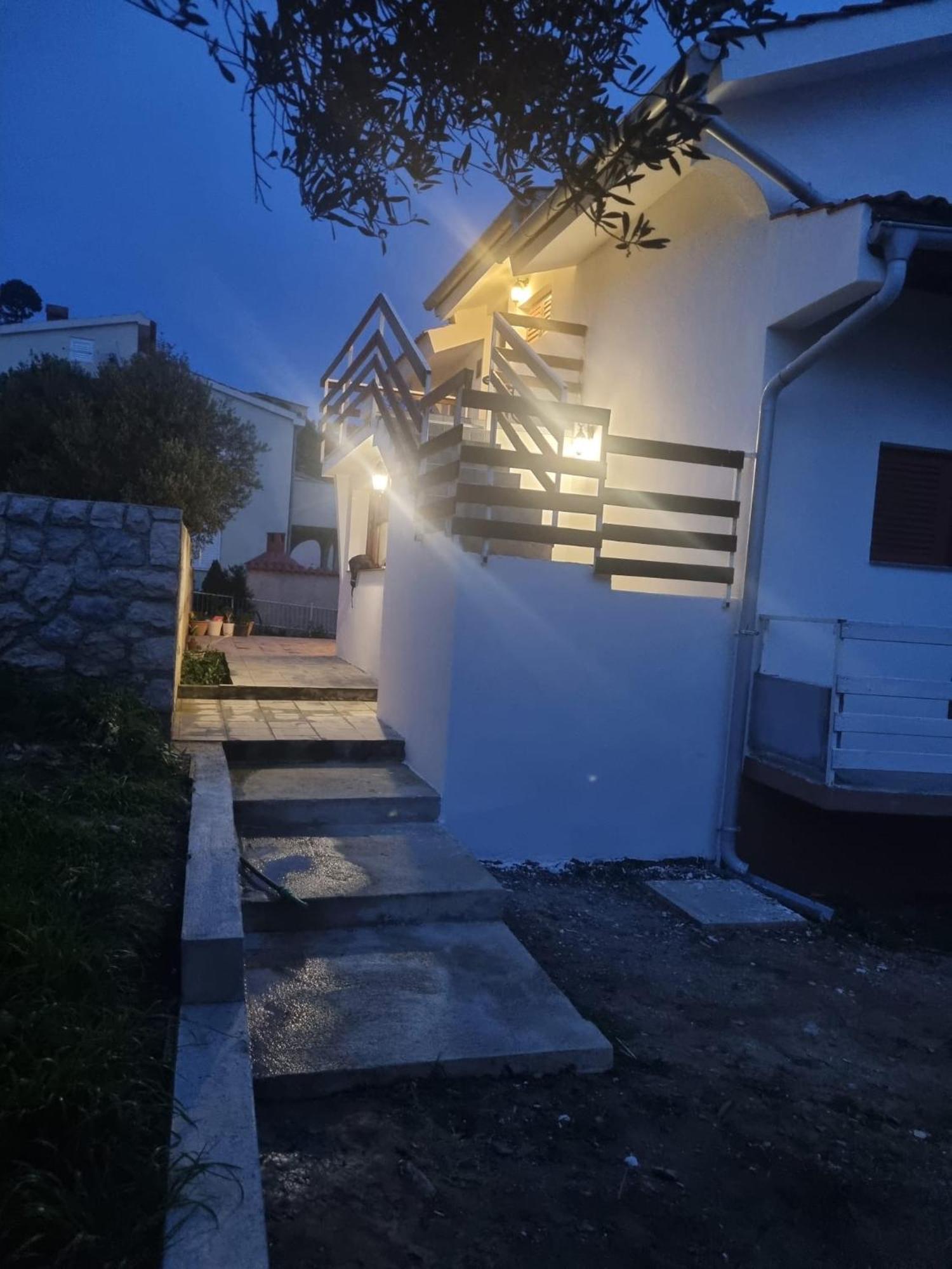 Apartmani Rab - Adrijana & Aleksandra Banjol Zewnętrze zdjęcie